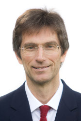 Dr Tilman Ruff